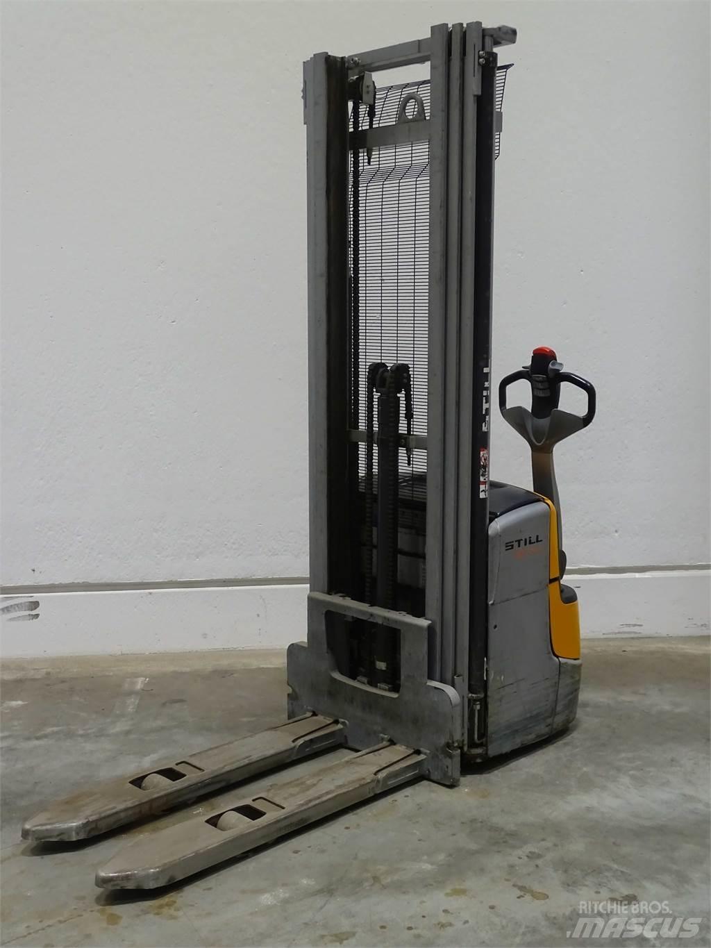Still EXV14C Empilhador para operador externo