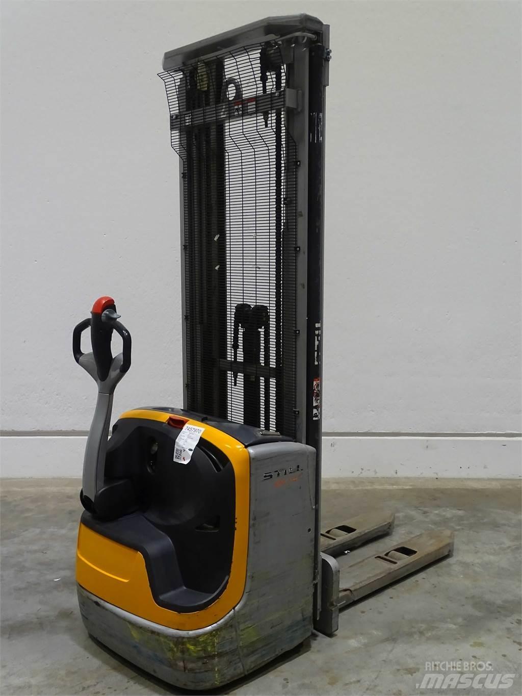 Still EXV14C Empilhador para operador externo