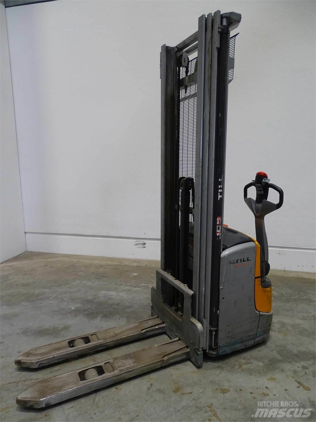 Still EXV14C Empilhador para operador externo