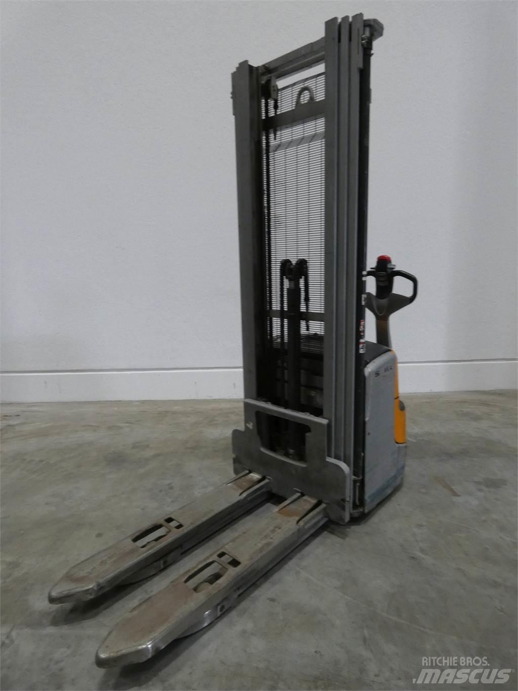 Still EXV14C Empilhador para operador externo