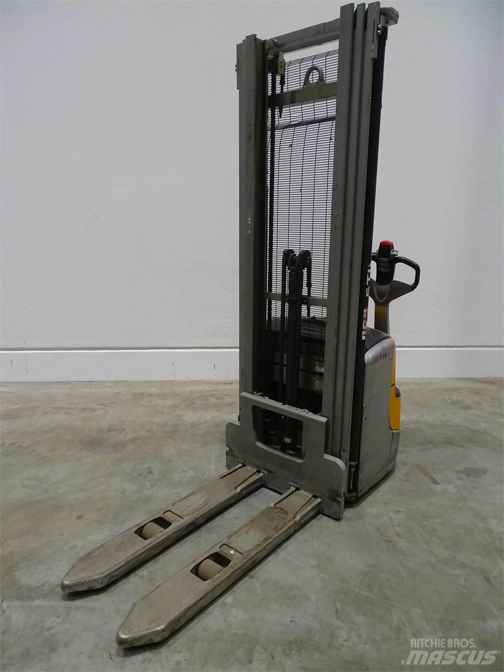 Still EXV14C Empilhador para operador externo