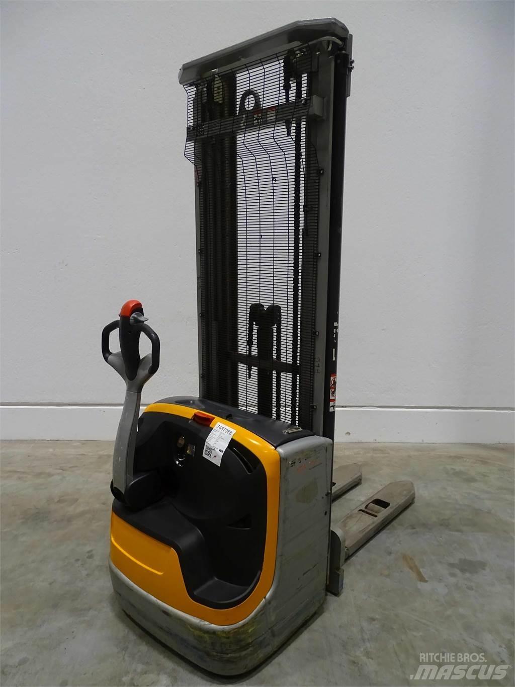 Still EXV14C Empilhador para operador externo