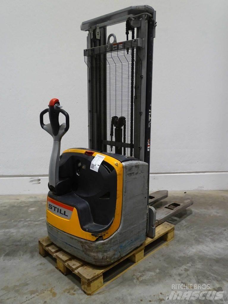 Still EXV14C Empilhador para operador externo