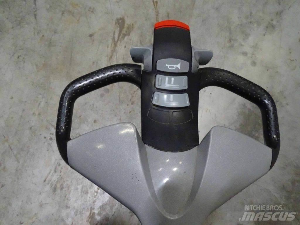 Still EXV14C Empilhador para operador externo