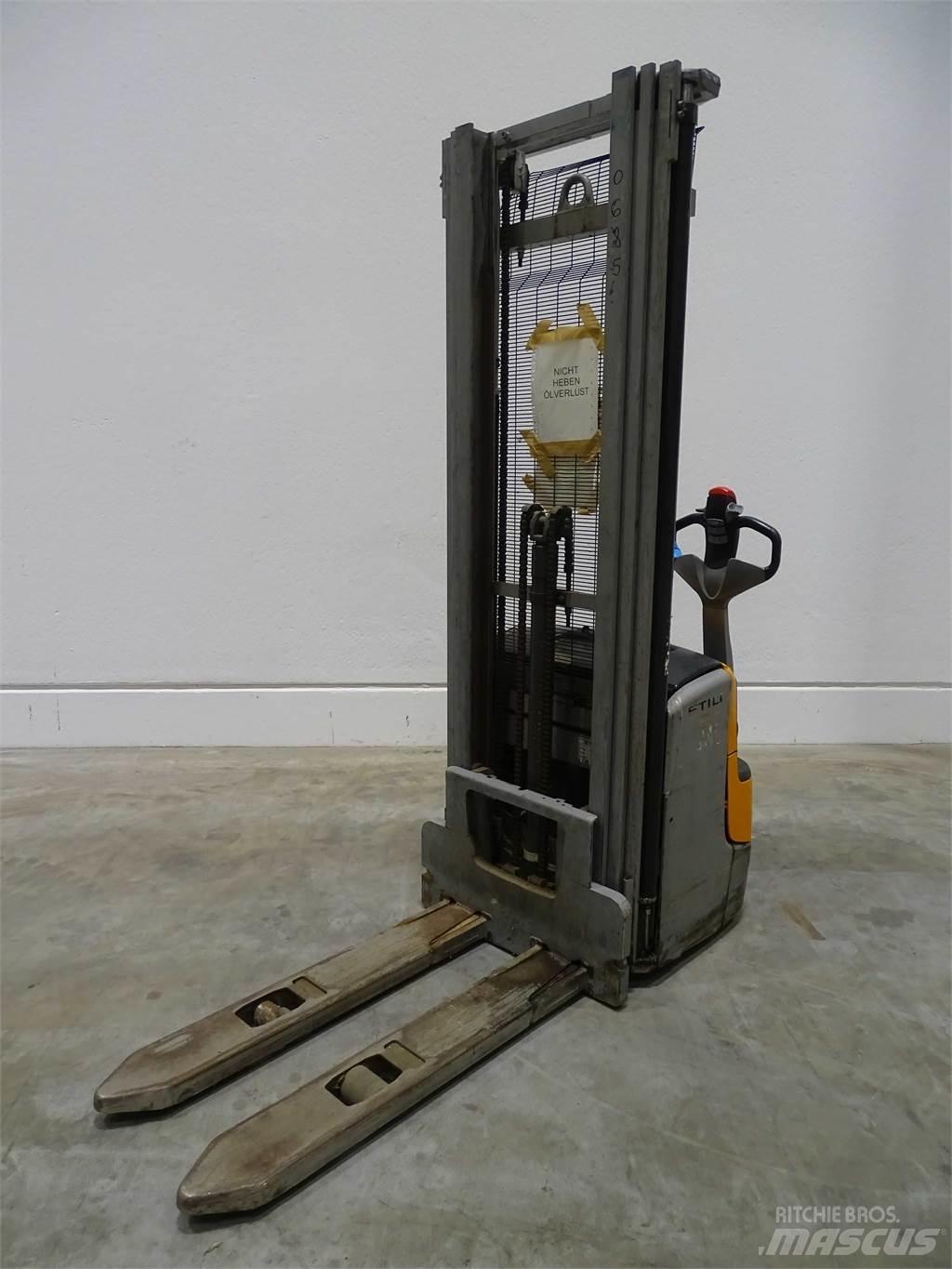 Still EXV14C Empilhador para operador externo