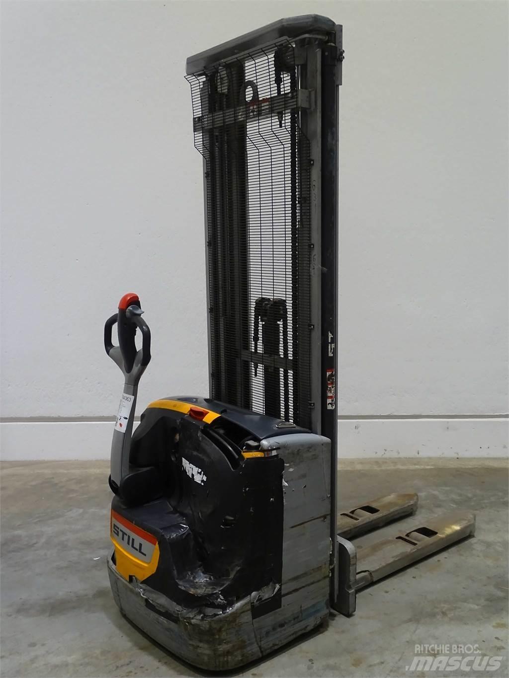 Still EXV14C Empilhador para operador externo