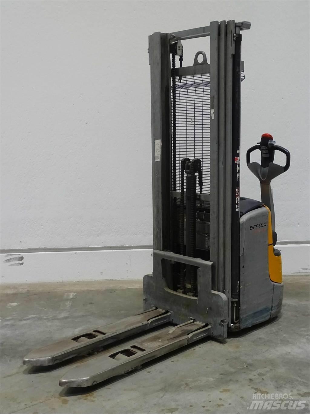 Still EXV14C Empilhador para operador externo