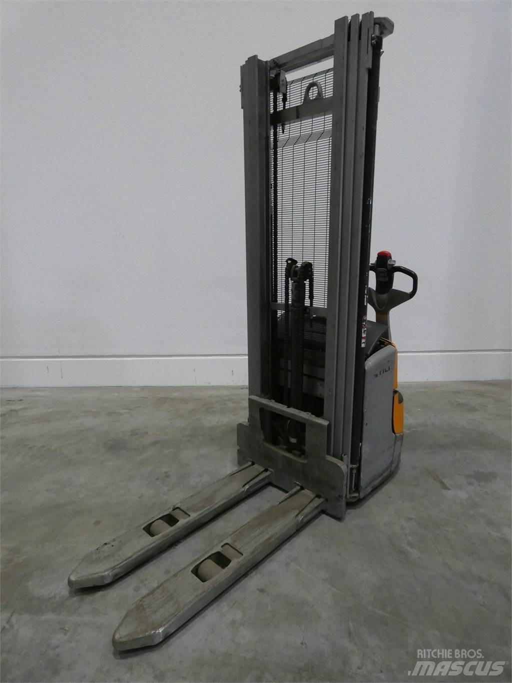 Still EXV14C Empilhador para operador externo