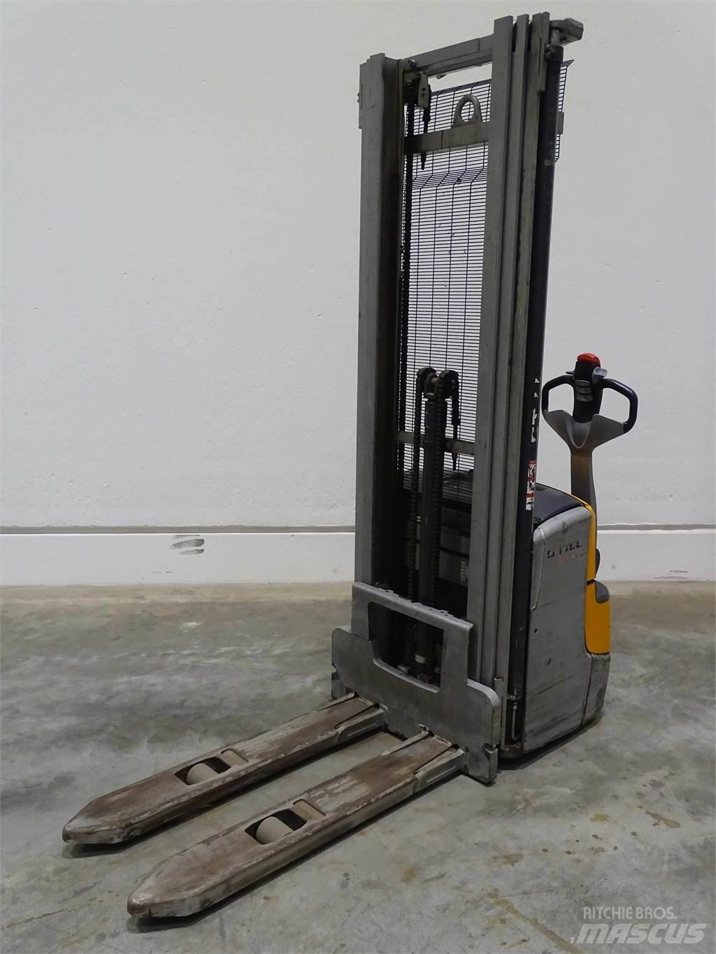 Still EXV14C Empilhador para operador externo