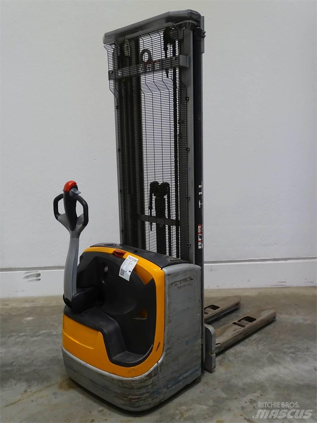 Still EXV14C Empilhador para operador externo
