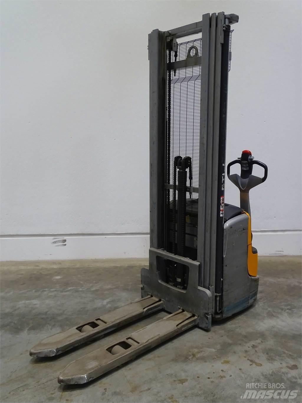 Still EXV14C Empilhador para operador externo