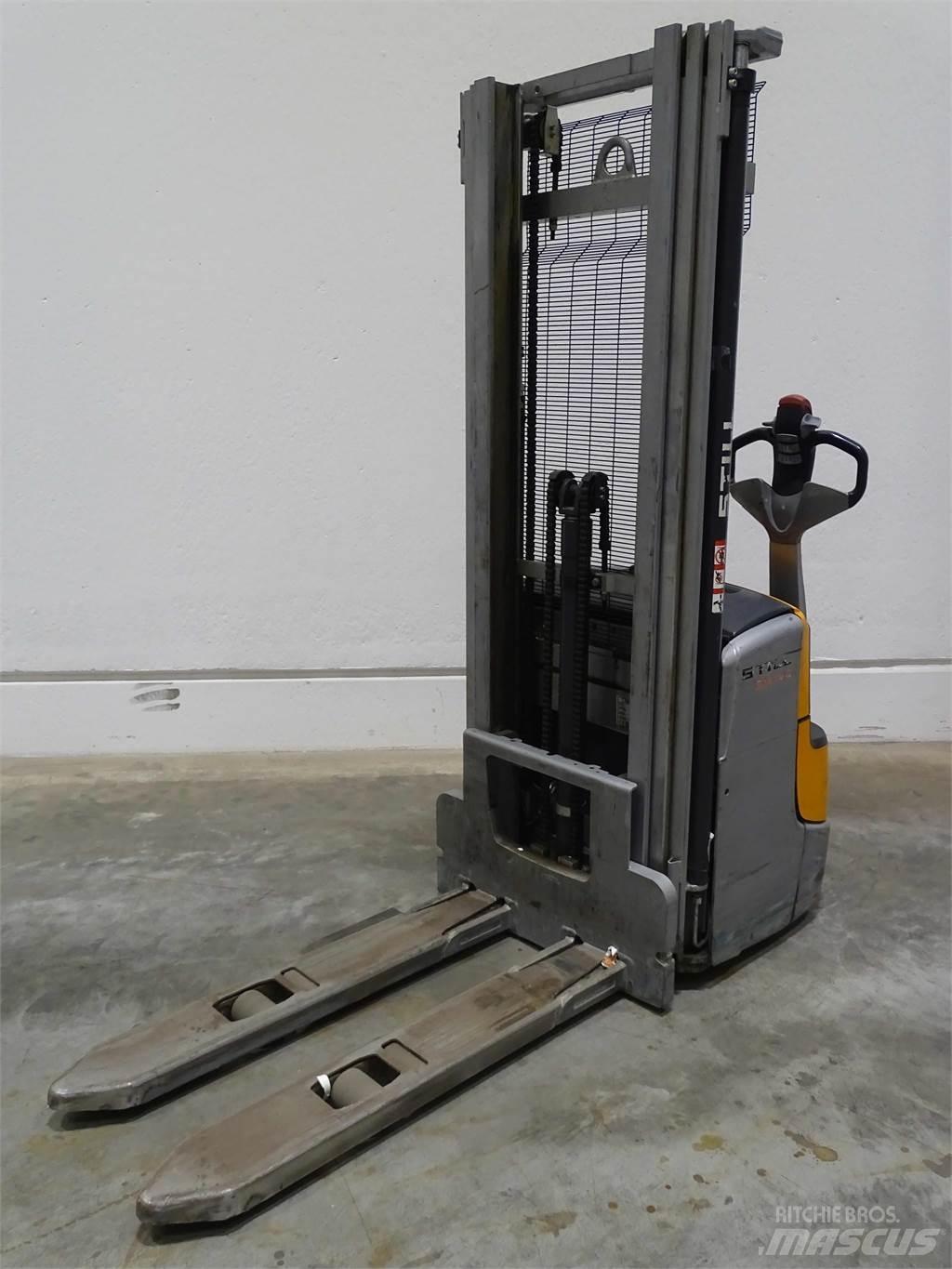 Still EXV14C Empilhador para operador externo