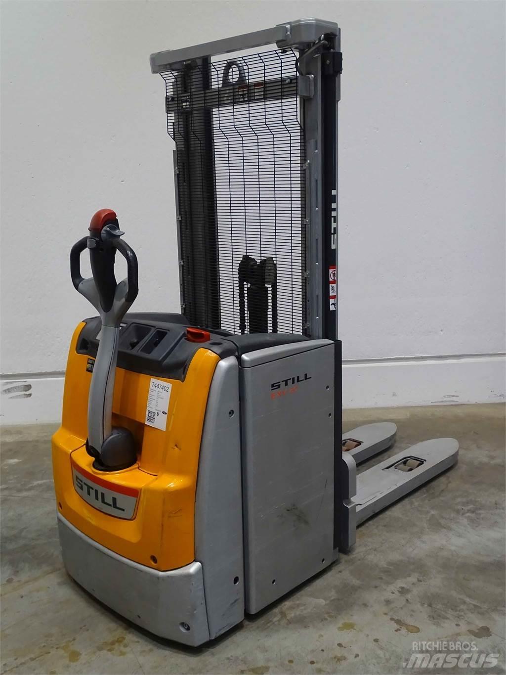 Still EXV20 Empilhador para operador externo