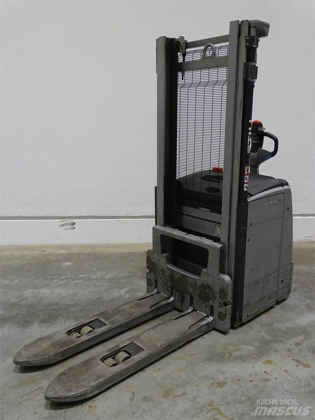 Still EXV20 Empilhador para operador externo