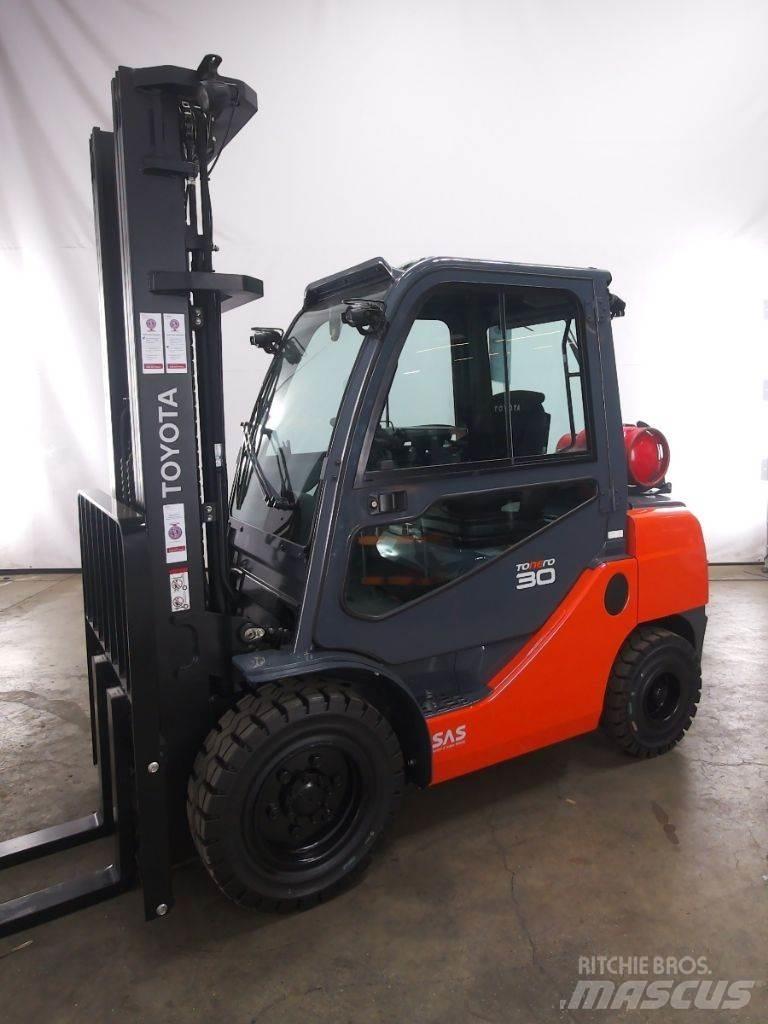 Toyota 02-8FGF30 Empilhadores a gás