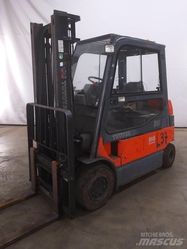 Toyota 7FBMF30 Empilhadores eléctricos