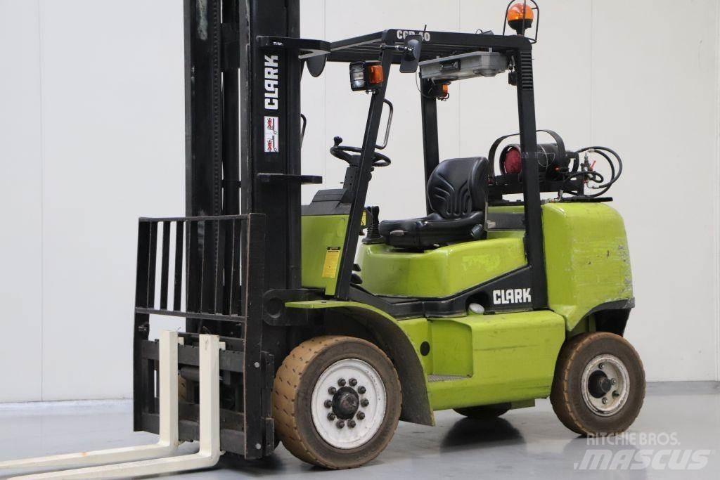 Clark CGP40 Empilhadores a gás