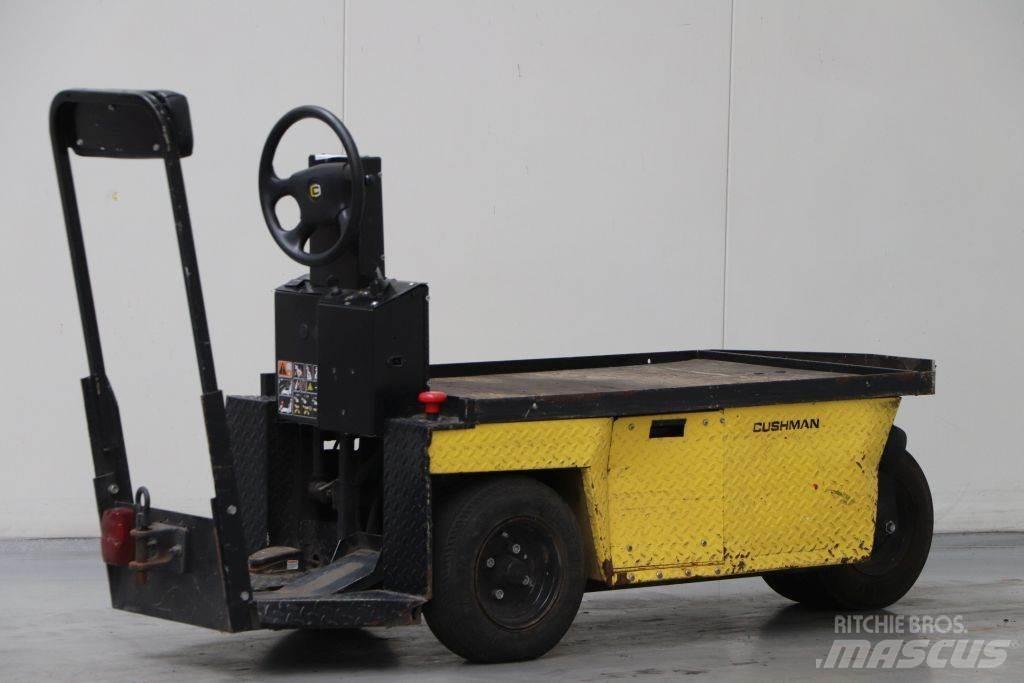 Cushman  Tractores de reboque