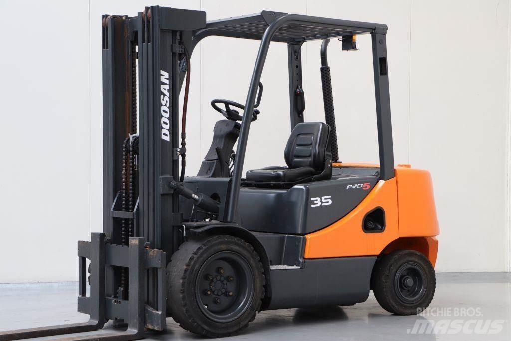 Doosan D35S Empilhadores Diesel