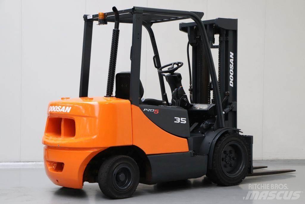 Doosan D35S Empilhadores Diesel