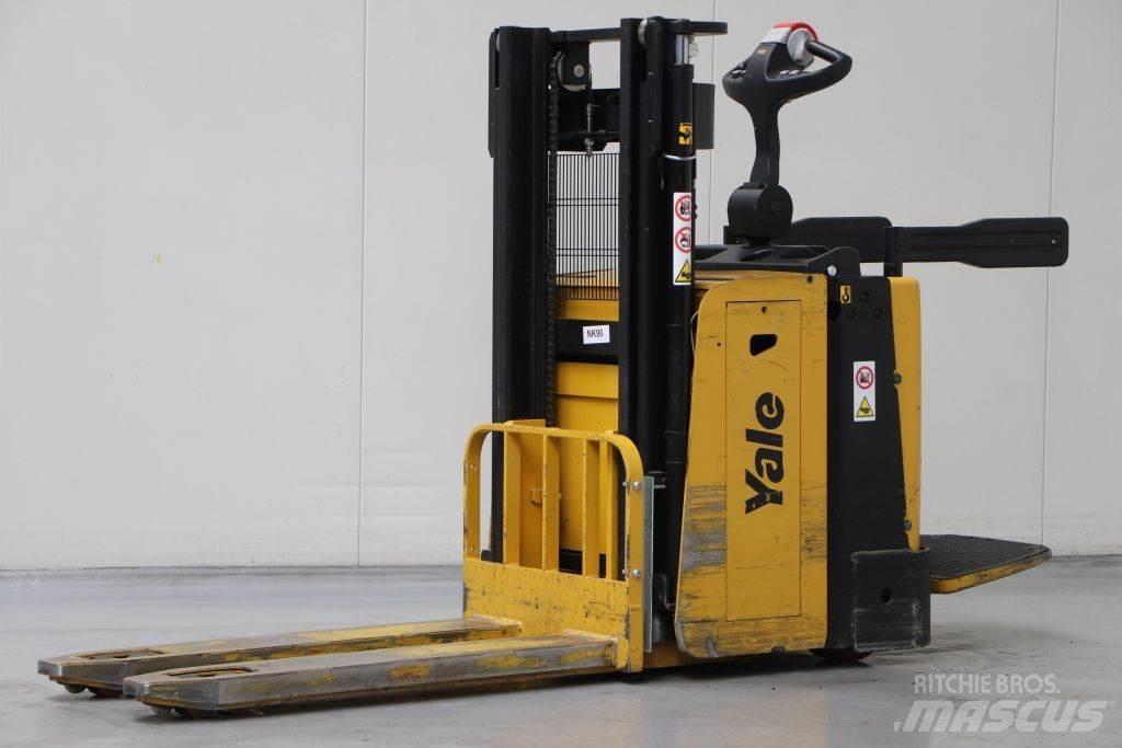 Hyster MP20XD Empilhador para operador externo