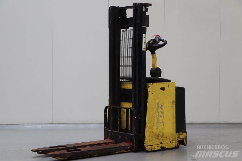 Hyster S1.2S-30 IL Empilhador para operador externo