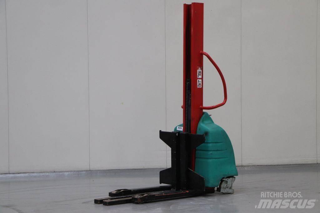 LOC EB1000S16 Empilhador para operador externo