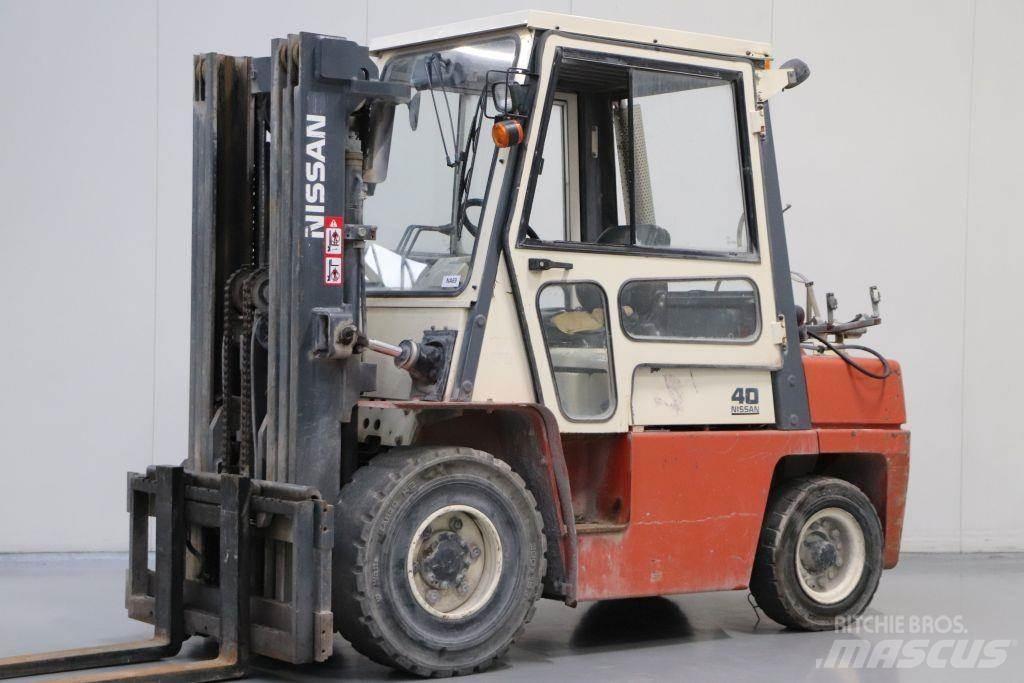 Nissan BF03A35U Empilhadores a gás