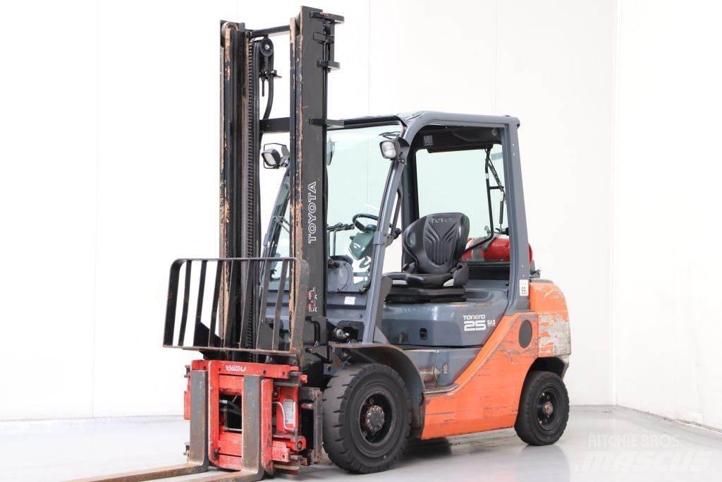 Toyota 02-8FGF25 Empilhadores a gás