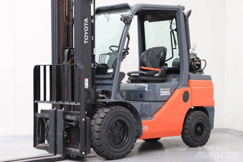 Toyota 02-8FGJF35 Empilhadores a gás