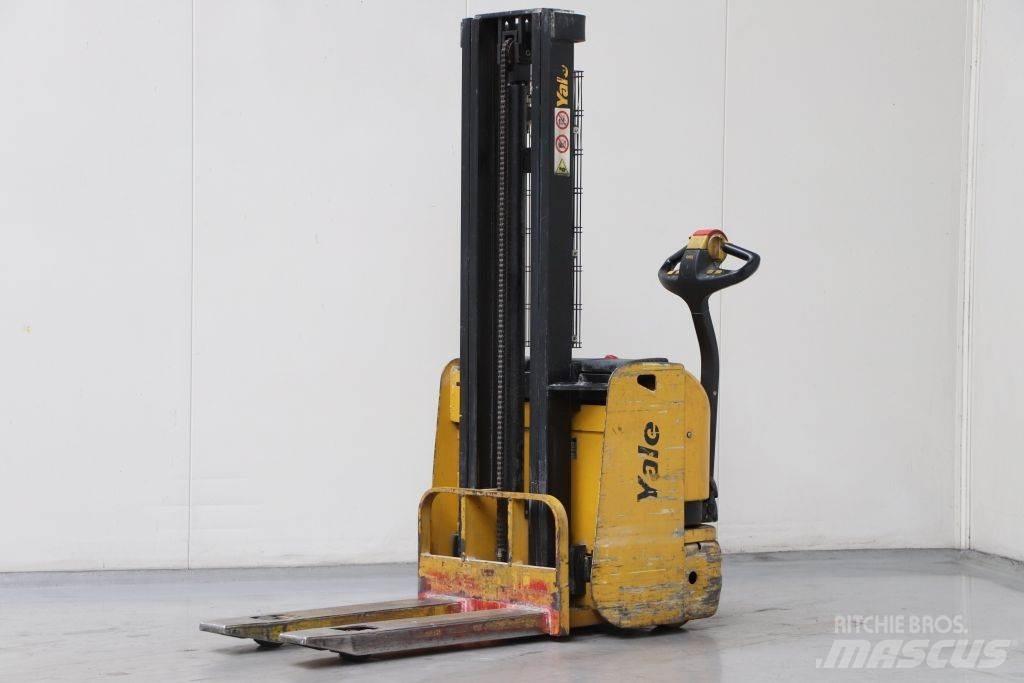 Yale MS10E Empilhador para operador externo