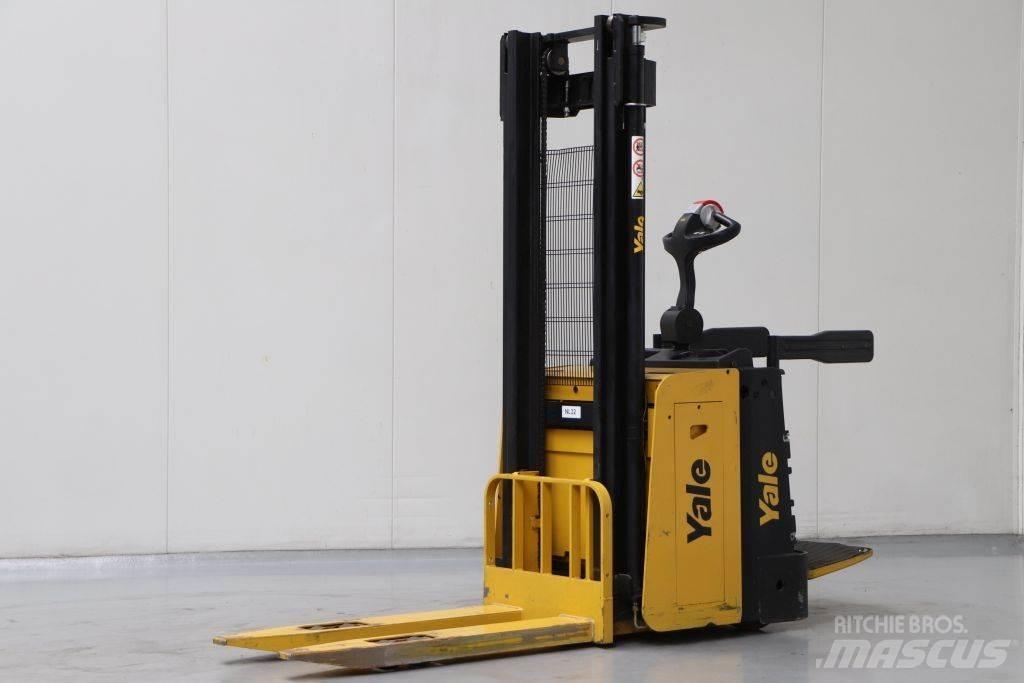 Yale MS12X Empilhador para operador externo