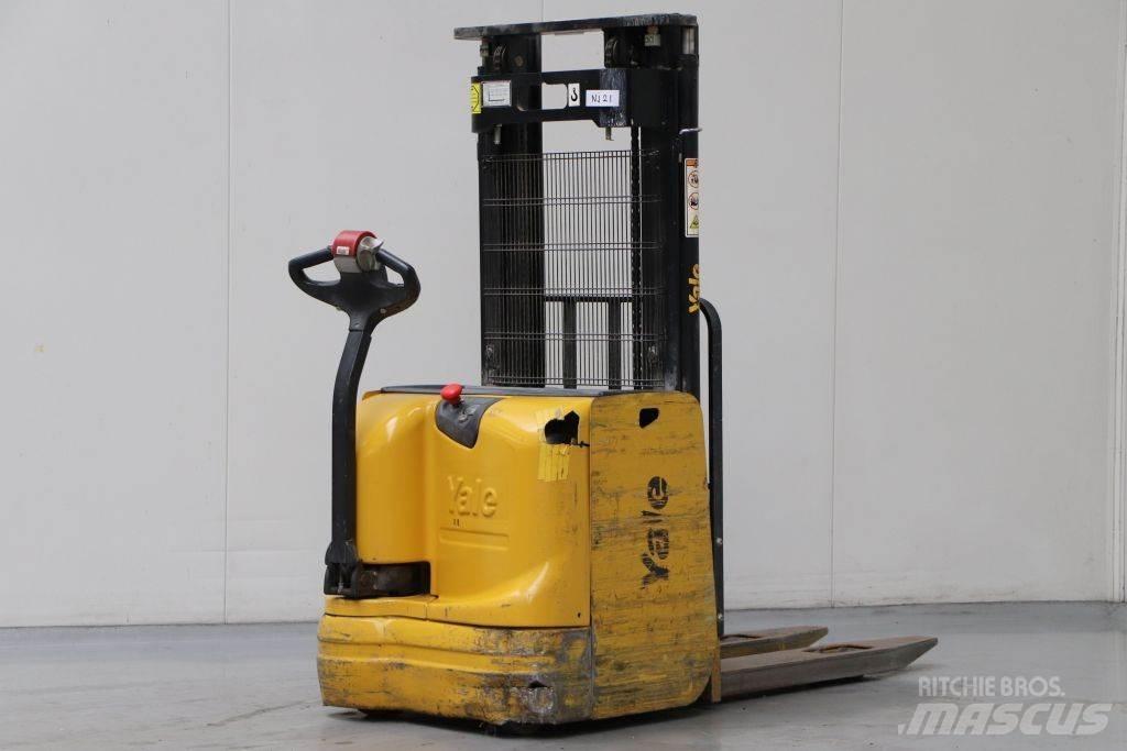 Yale MS16 Empilhador para operador externo