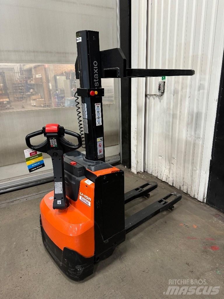 Toyota SWE080L Empilhador para operador externo