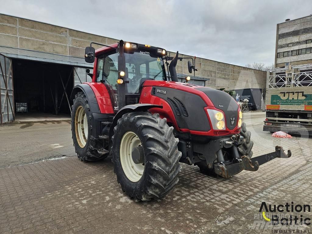 Valtra T213V Tratores Agrícolas usados