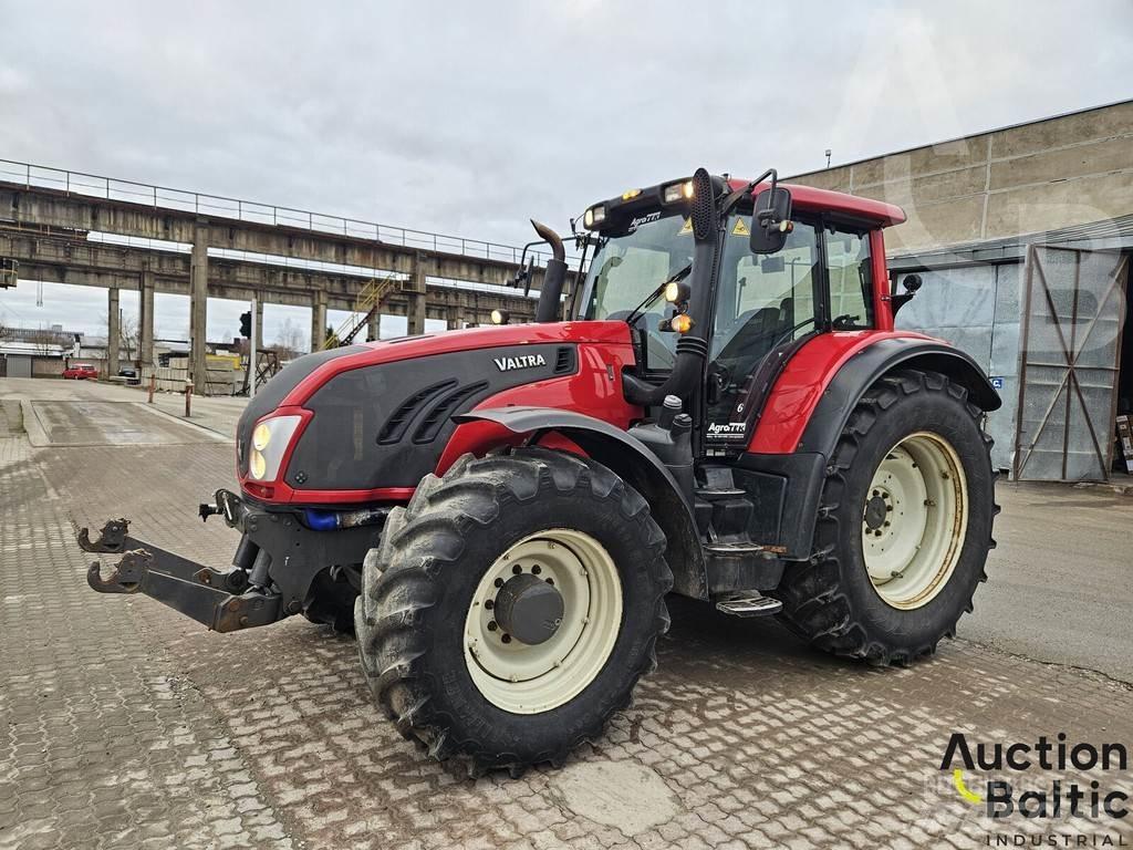 Valtra T213V Tratores Agrícolas usados