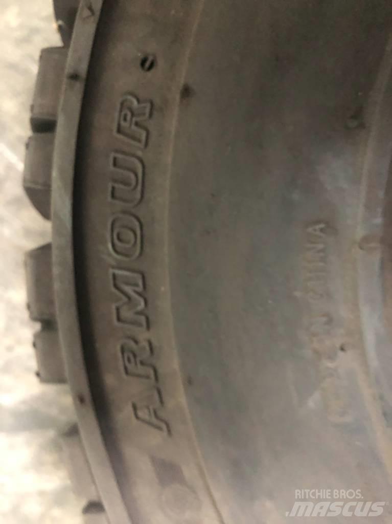 Armour 21x8-9 Pneus