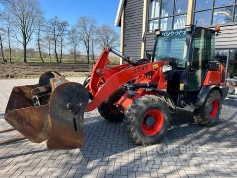 Kubota R 082 Carregadeiras de rodas