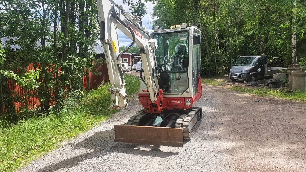 Takeuchi TB230 Miniescavadeiras