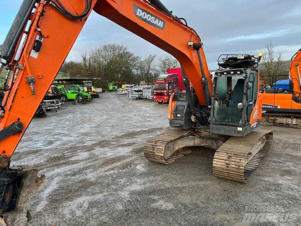 Doosan DX 235 Escavadeiras de esteiras