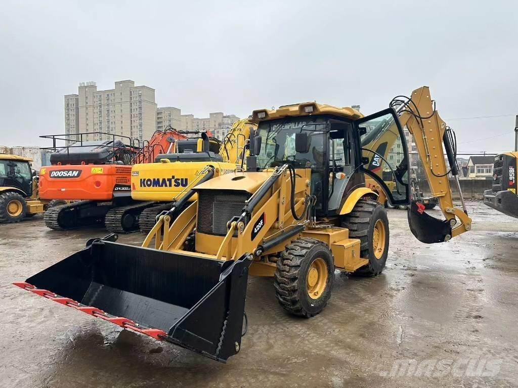 CAT 420 F Retroescavadeiras