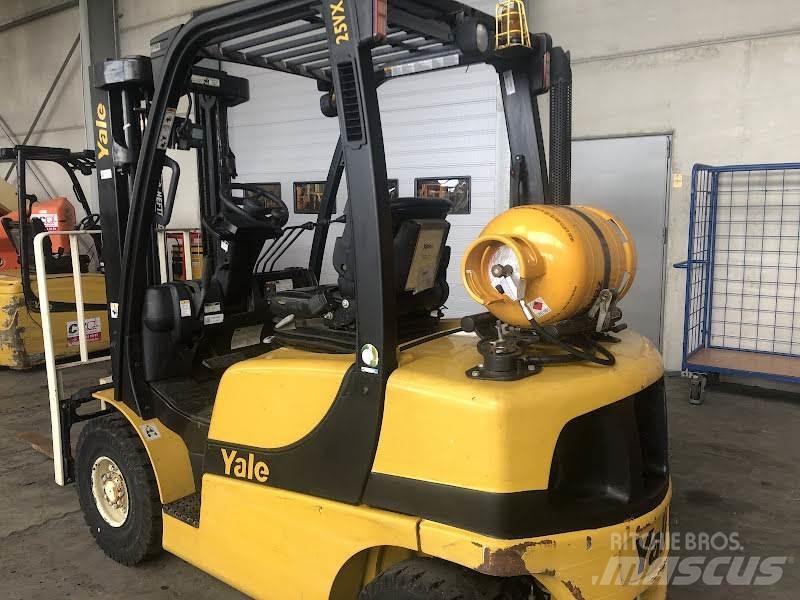 Yale GLP25VX Empilhadores a gás