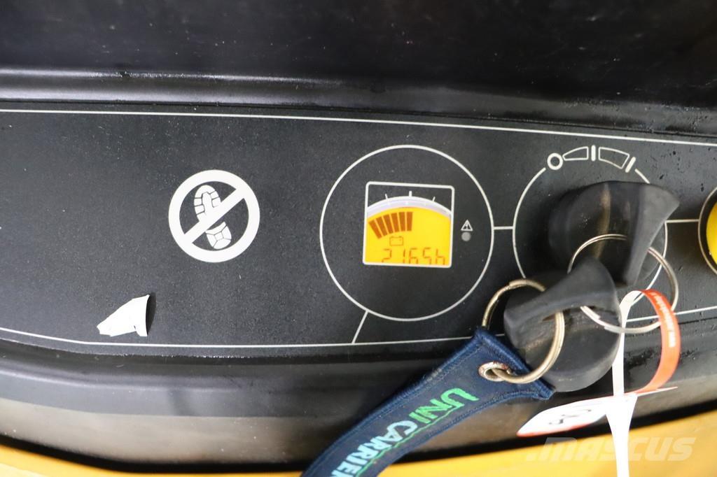 CAT NSP14 Empilhador para operador externo