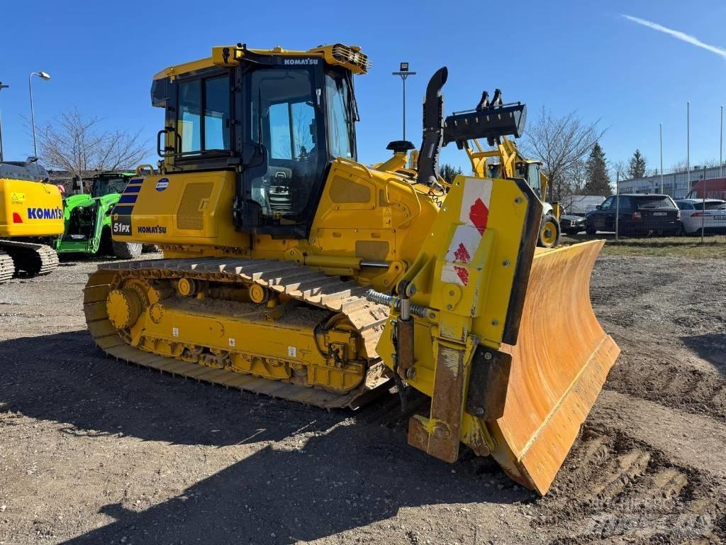Komatsu D51PX-24E0 Dozers - Tratores rastos