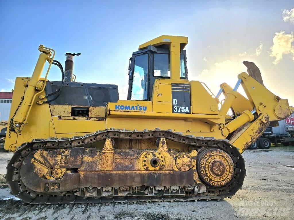 Komatsu D 375 A-1 Dozers - Tratores rastos