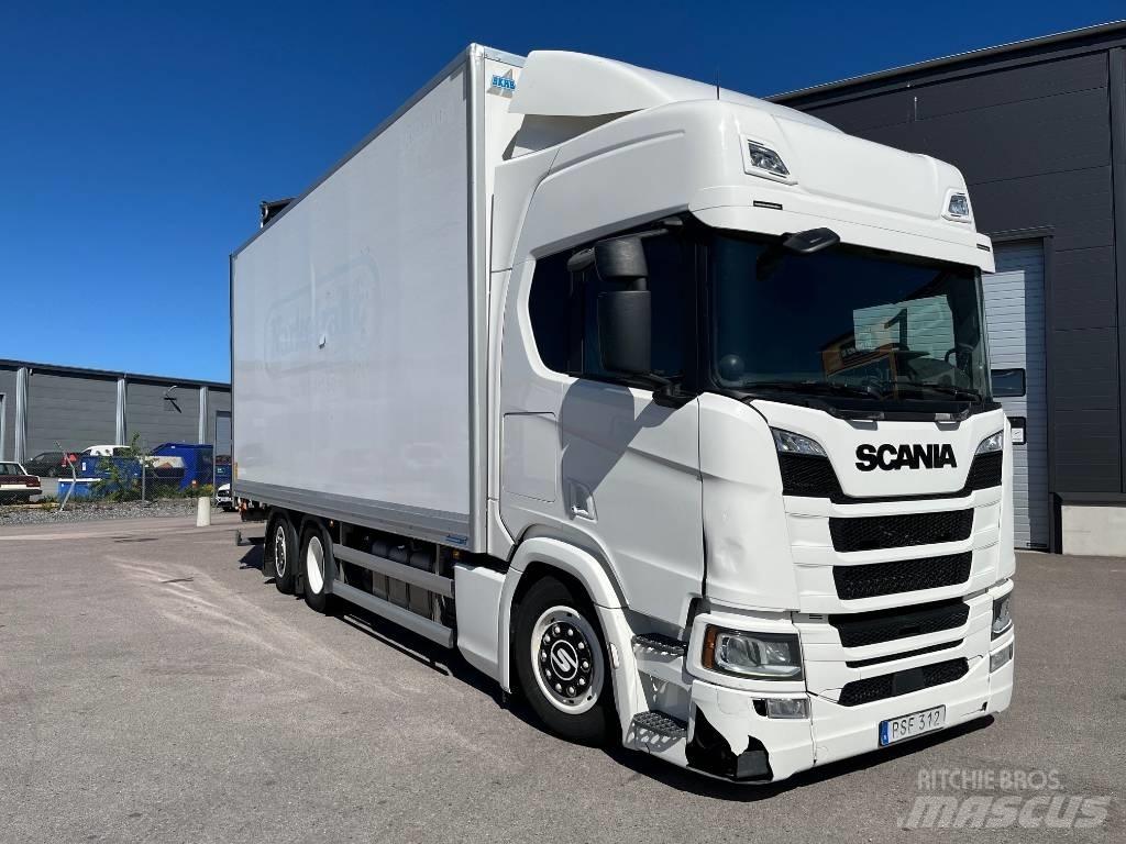 Scania R500B6X2*4NB Caminhões de caixa fechada