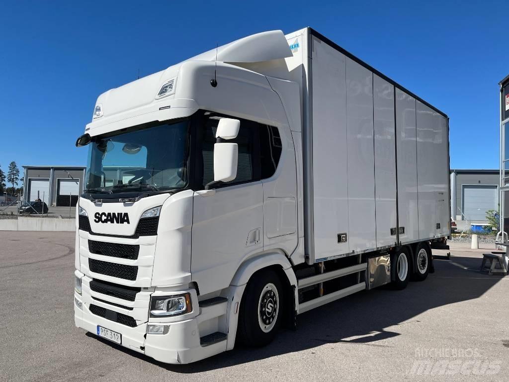 Scania R500B6X2*4NB Caminhões de caixa fechada