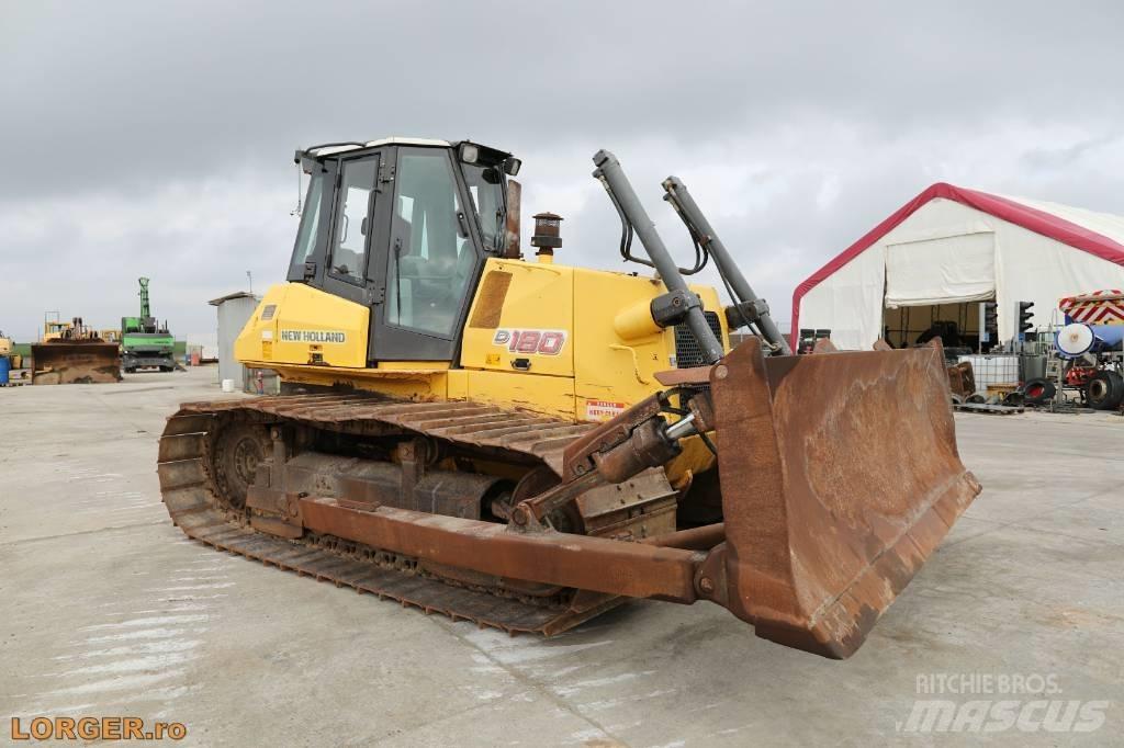 New Holland D 180 Dozers - Tratores rastos