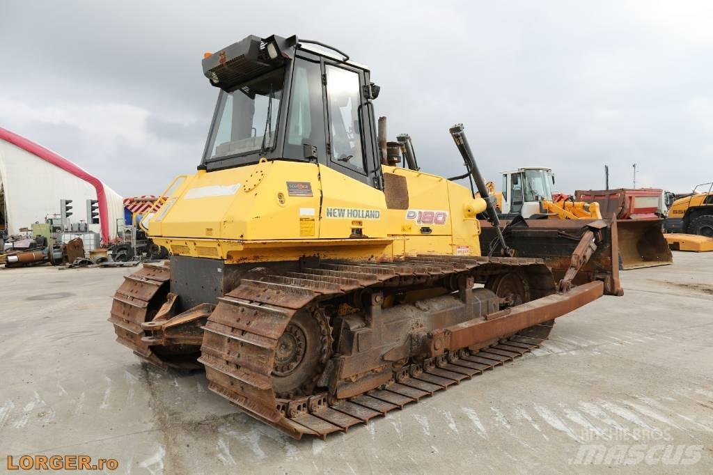 New Holland D 180 Dozers - Tratores rastos
