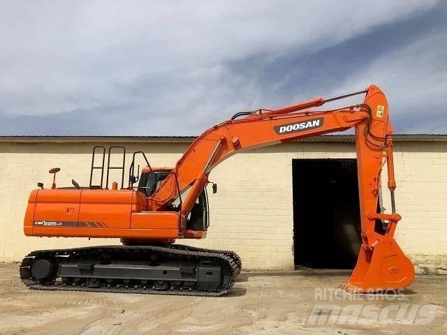 Doosan DX 225 Escavadeiras de esteiras